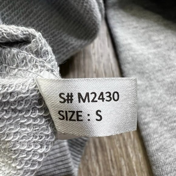 TB12 Sweatshirt Mens S Small Gray Pullover Athletic Sweater Tom Brady Adult - Picture 4 of 13